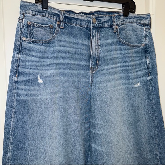 American Eagle Super High Waisted Ultra Wide Leg Jean - Picture 7 of 11